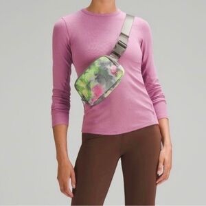 LULULEMON Everywhere Belt Bag 1 L - Extended Strap - Hyper Dye Multi/Rov…